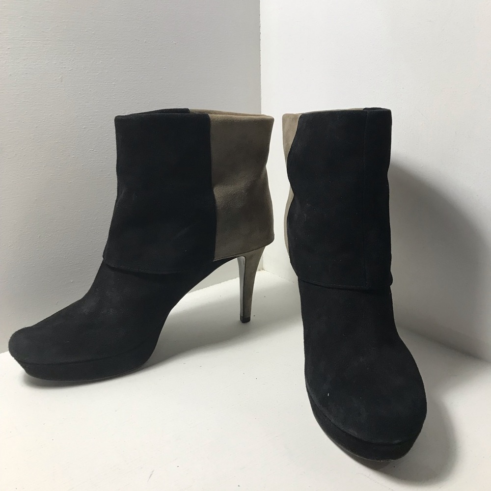 Tahari Black & Tan Women’s High Heels (10M)